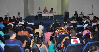 Conferência no anfiteatro do Campus da Liberdade