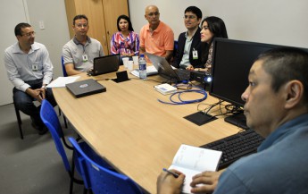 Equipe da Unilab se reúne com avaliadores do curso de Engenharia de Energias.