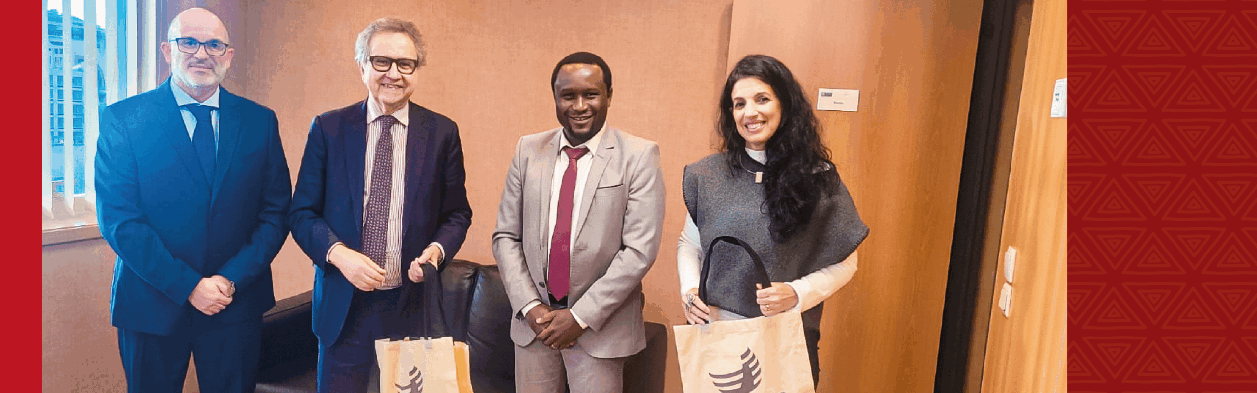 Imagem referente a postagem de título Missão técnica entre a Unilab e a CPLP resulta na reform...