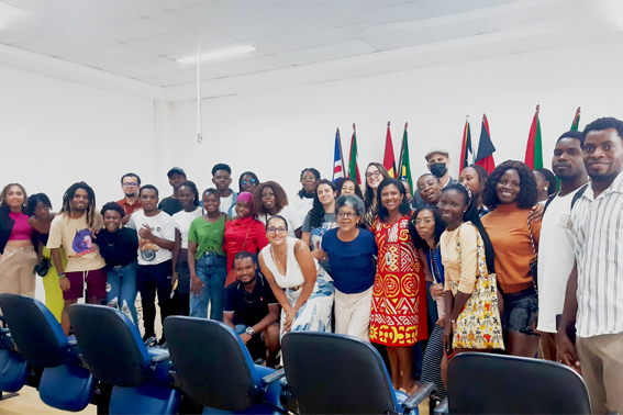 Boas-vindas e orientações aos calouros marcam o início d...