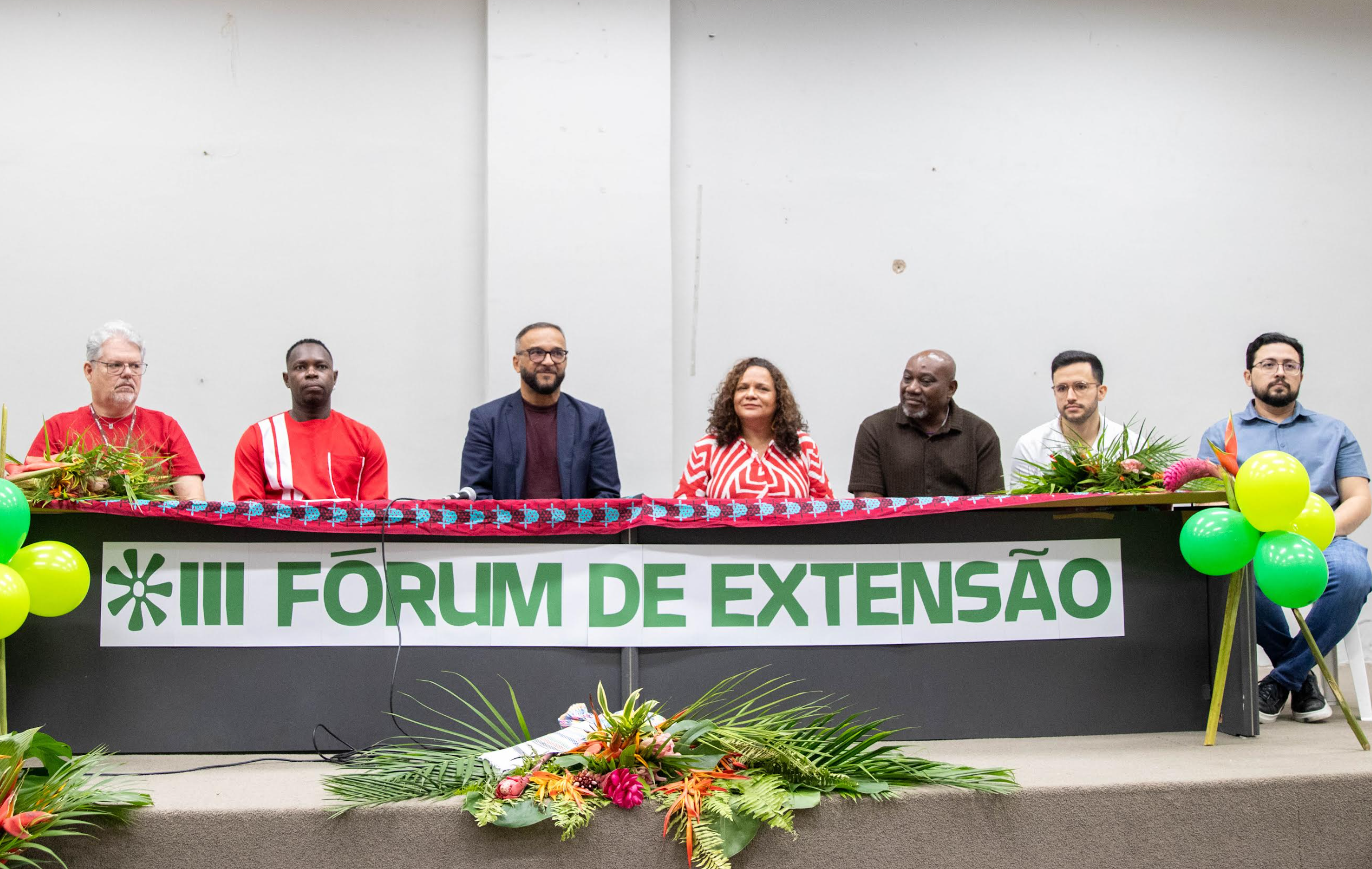 III FEX  aborda Extensão como ponte viva que conecta o c...