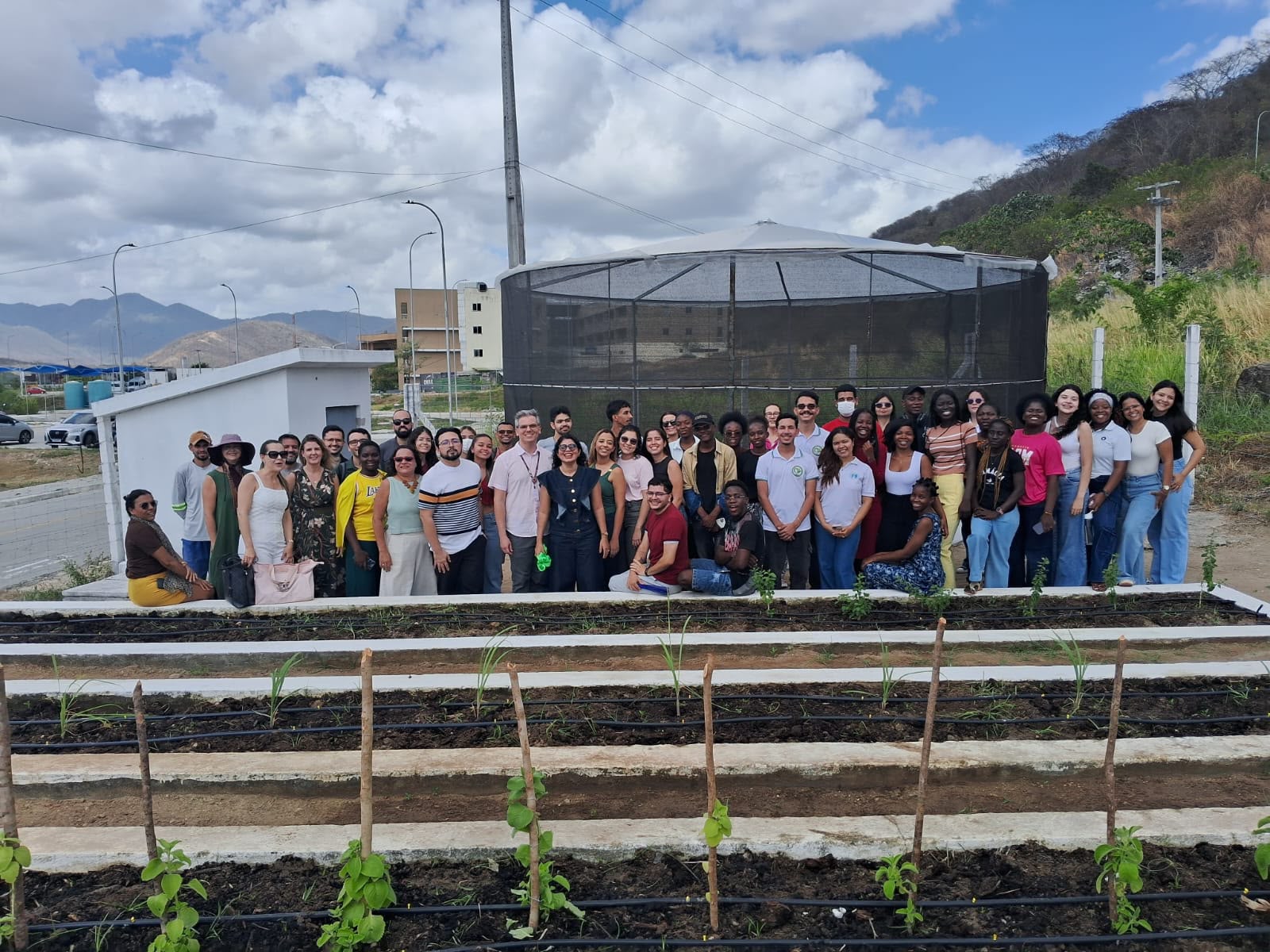 Unilab inaugura horto de plantas medicinais, no campus d...